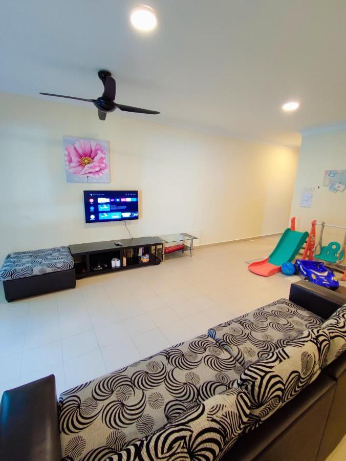 Le'Coco Homestay In Tiara Desaru Residence Ngoại thất bức ảnh