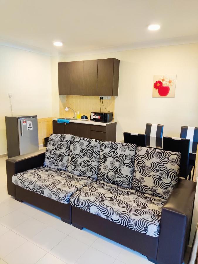Le'Coco Homestay In Tiara Desaru Residence Ngoại thất bức ảnh